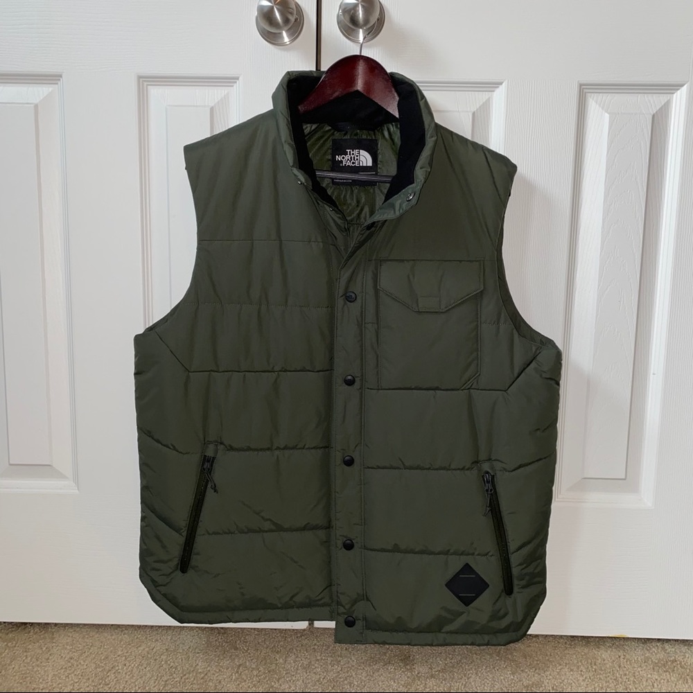 The North Face men’s large green vest